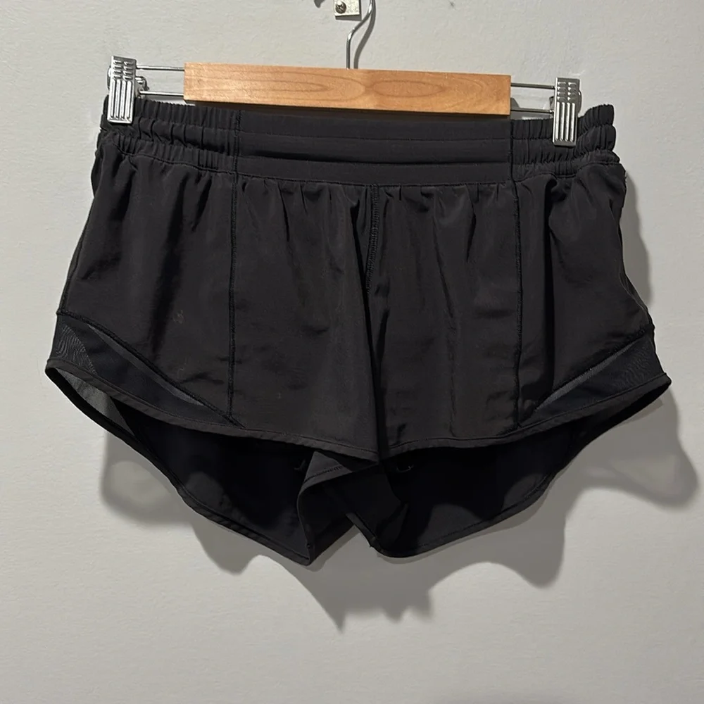 Lululemon Hotty Hot Lined Shorts 2.5" Size 8 Reg Style: W7AGUR - Picture 3 of 12